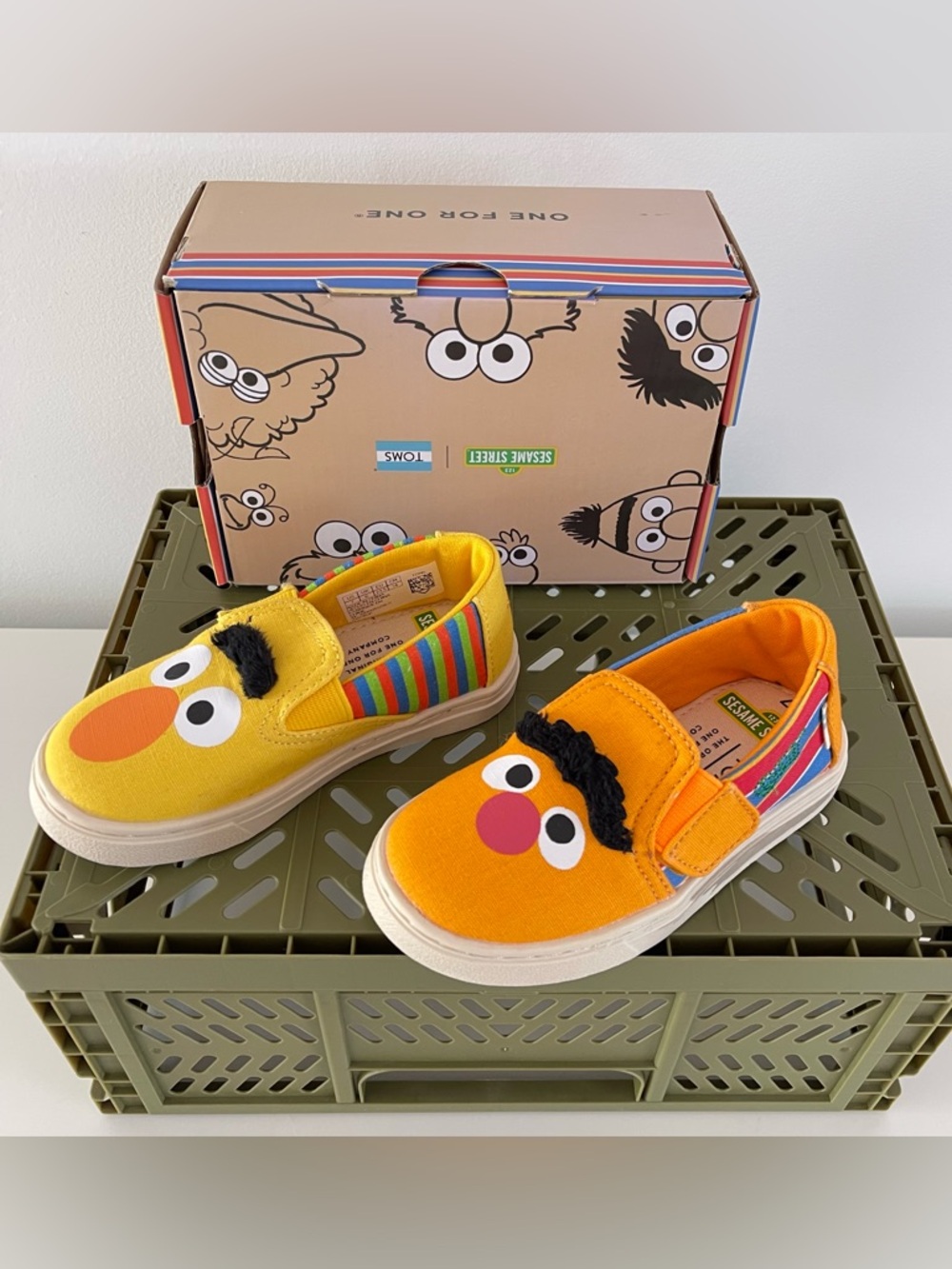 TOMS x Sesame Street Bert Ernie Luca Slip On Shoes Toddler 7 BNIB
